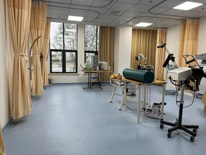 宜豐人民醫(yī)院康復(fù)科率先遷入新院區(qū)，設(shè)備升級助力康復(fù)治療